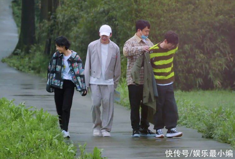《向往5》录出“鸡条”味，黄磊不按规则走，张艺兴套路导演服了