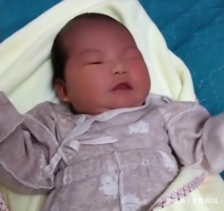 二胎|念经爸爸火了,产房外不停唠叨“生女孩”,场面让人哭笑不得