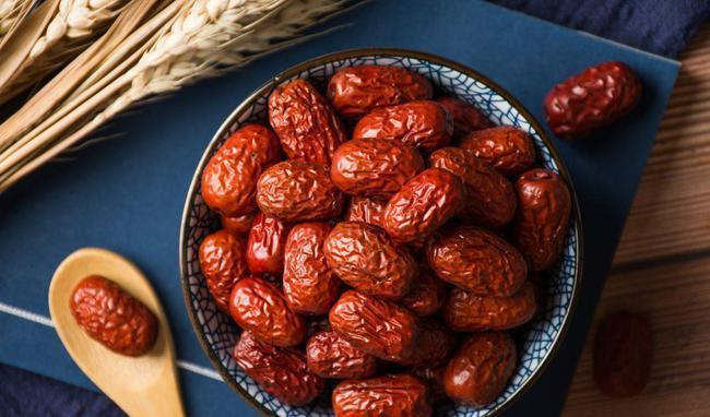 黑芝麻丸|建议中老年:入秋少吃肉,若不差钱常吃这5种食物,营养高好吸收