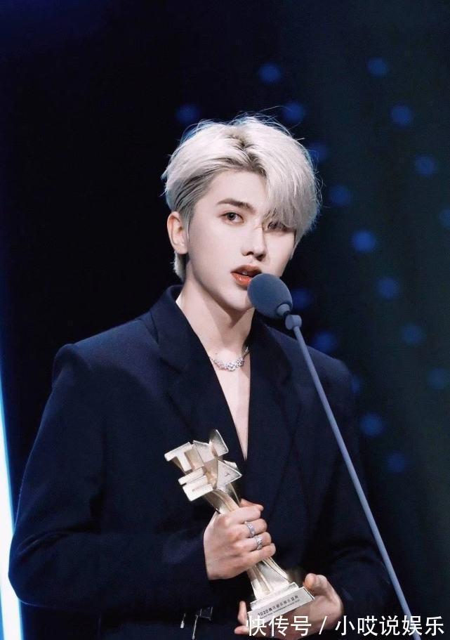 黑狐貍|藝術(shù)家蔡徐坤上線破次元宣傳片別有深意，他的獨(dú)家浪漫你懂嗎