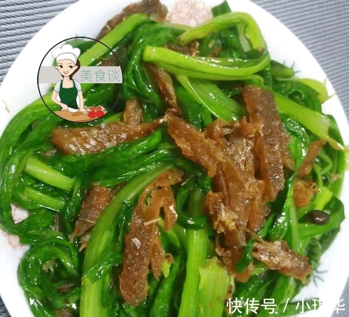 炒青菜|这青菜, 钙含量是莴笋的2倍, 配它一起炒, 清香脆嫩, 儿子吃撑了