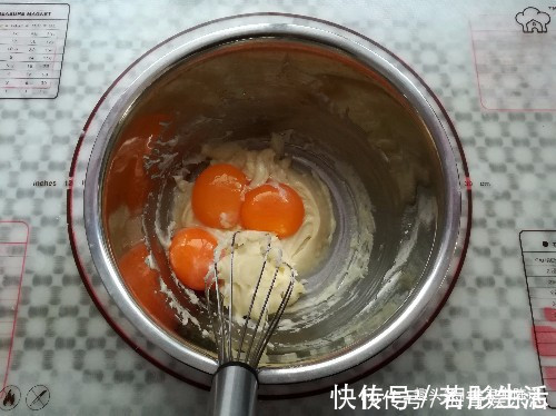 孩子早餐就馋它，3个鸡蛋做一堆，健康无添加，好吃又好做