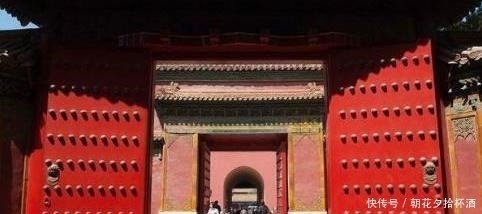 老年|故宫大门上的圆“疙瘩”是什么东西为什么不可以让人乱摸呢!