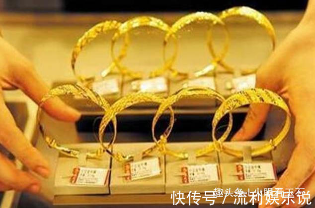 消费者 为什么去黄金店最好不要试戴手镯呢还好知道得及时