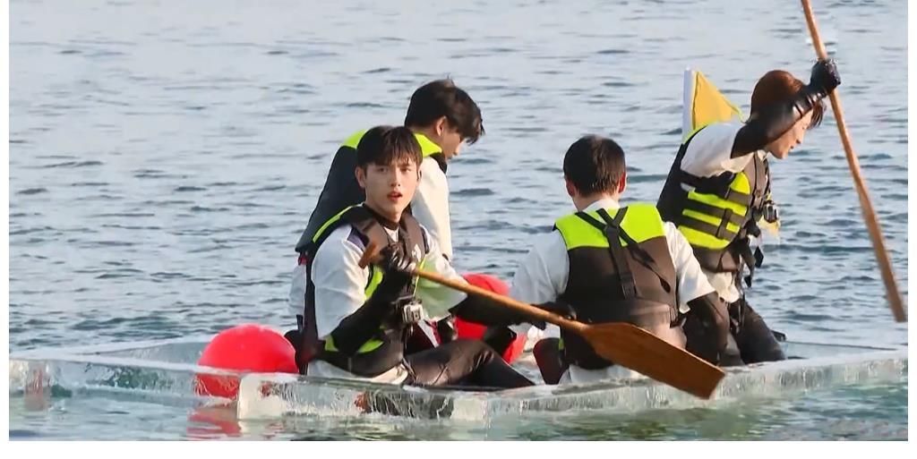 跑男|跑男導(dǎo)演新綜藝首播引爆全網(wǎng)，熱搜上榜140個，登頂綜藝小時榜第一