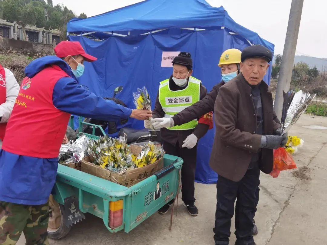 志愿者们|这抹“志愿红”，让岱山这个春节更暖！