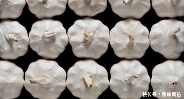 忠告蒜头不能与此物同食,吃了就是没病找病,却很多人不清楚