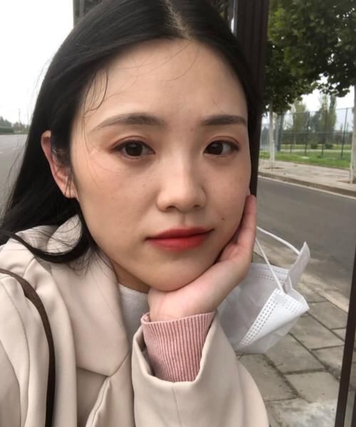 20岁的女生如果有这几个特征，看起来会很显老，就算占一个也会