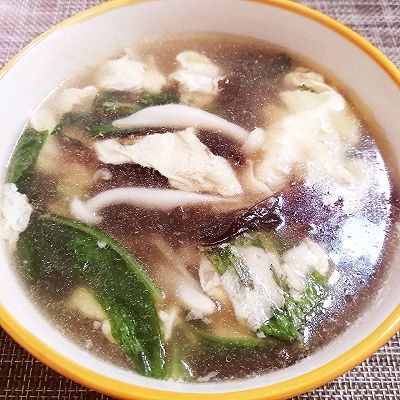 海鲜菇蛋花汤|紫菜海鲜菇蛋花汤
