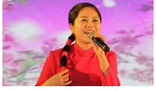 選秀節(jié)目|農(nóng)村女孩上星光大道耗費(fèi)120萬，還被騙了40萬，如今混得怎么樣？