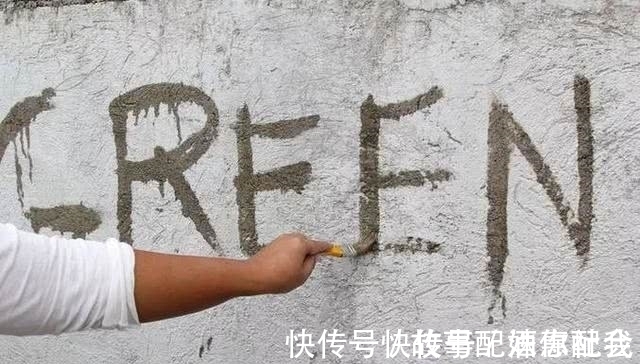 啤酒!他用酸奶、啤酒、苔藓把动物养在墙上,14天后的画面让人惊讶