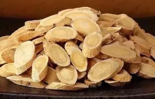 补气|黄芪和西洋参,哪个补气效果好?看完你就有数了