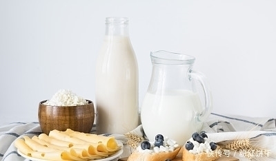 慢性肝炎|身体忽然出现两种痣，可能是你肝脏有问题，要及时排毒素了