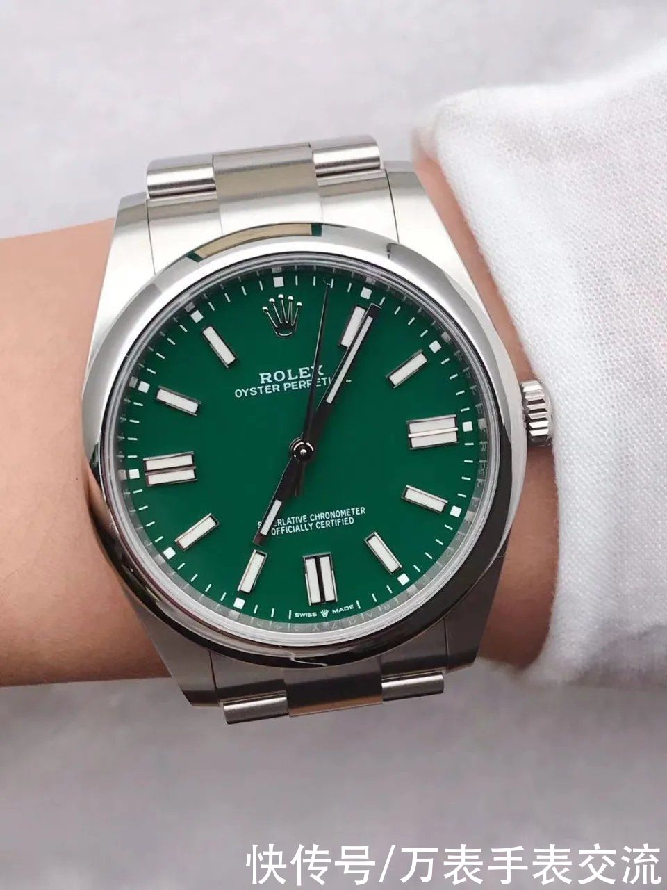 钢表|劳力士柜员比表多，百达翡丽源邸看不到表，手表真的越少越火吗？
