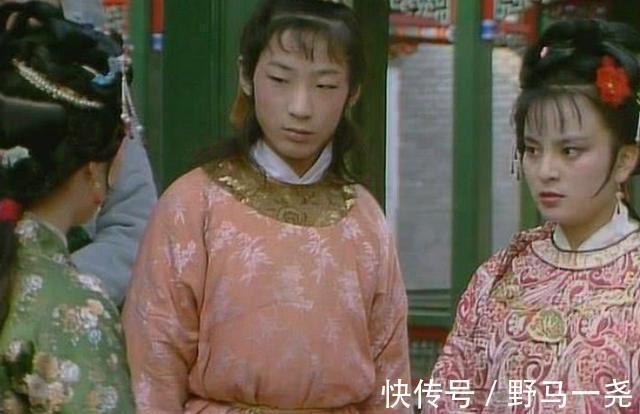 实权|她才是贾府里最有实权的女人，一直在装睡，其实比王熙凤还聪明！