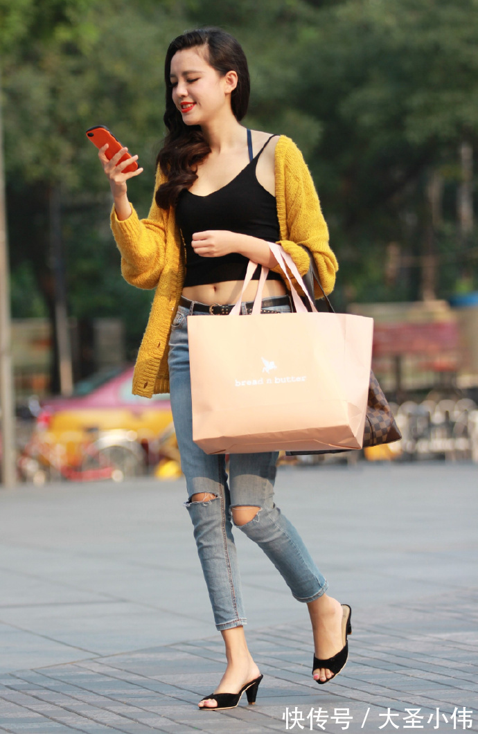 高跟鞋|美女街拍:不管你喜不喜欢鱼嘴式高跟,它都是最有女人味的鞋子