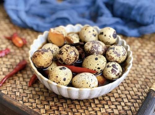 鸡蛋、鸭蛋、鹅蛋、鹌鹑蛋,哪种更有营养?提醒:3种蛋尽量少吃