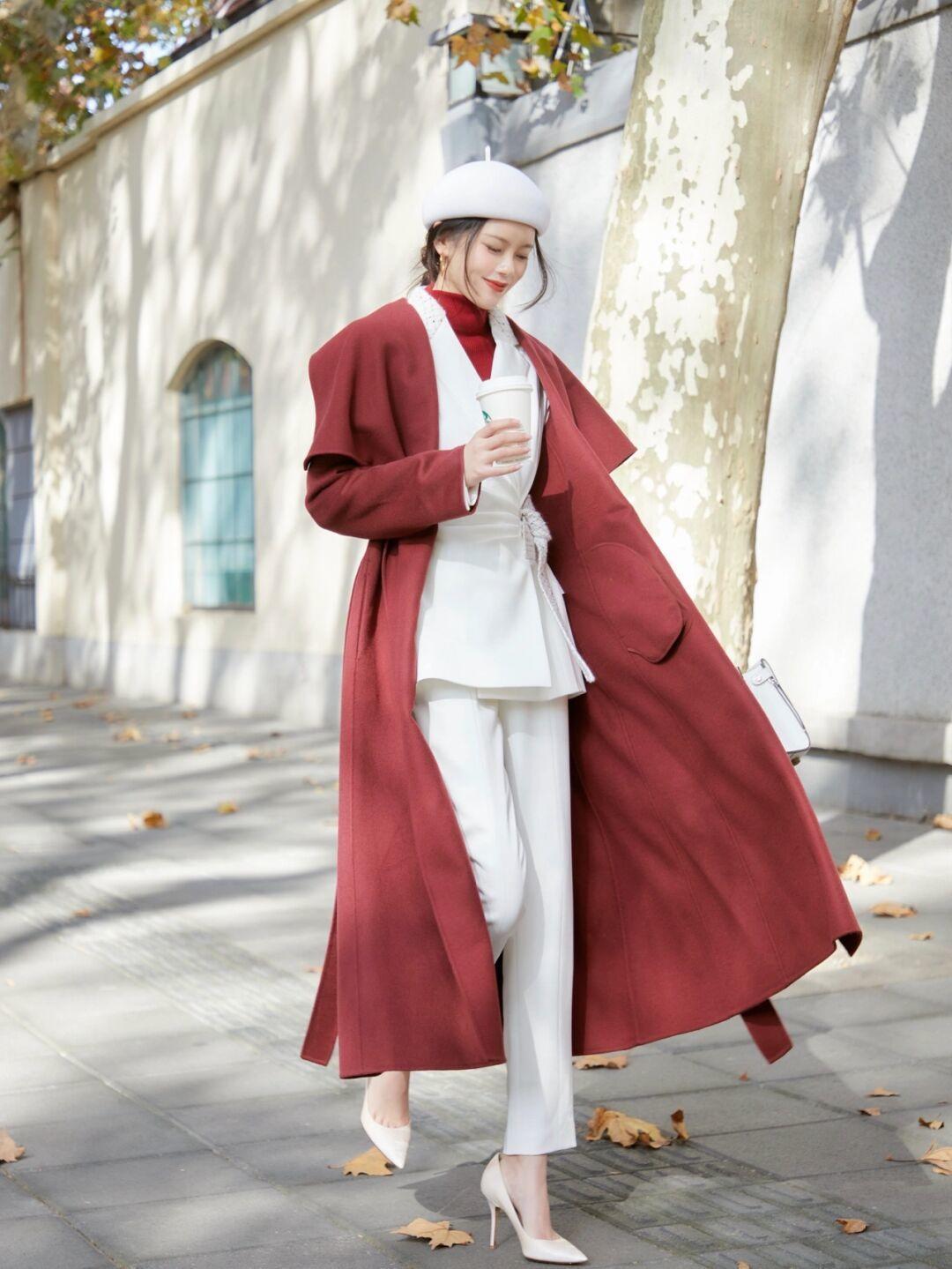 黄黑皮 气质女人穿衣要讲究,看看这些简约高级的“大衣”穿搭,保暖时髦