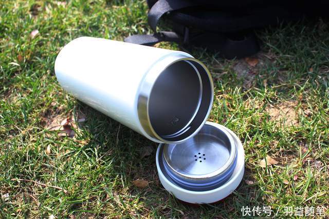 翻开包包给你看,短途出行都带些什么?超级实用的随身好物分享!