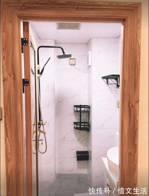 写字台|用四面柜子拼成一间房！不足4㎡的卧室，搞定全屋收纳没压力