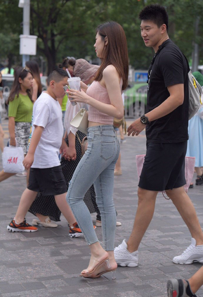 牛仔裤 不会穿搭没关系,牛仔裤给你展现时尚感的底气