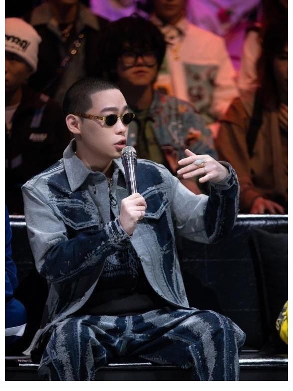 龚琳娜|《说唱听我的2》今日开播！龚琳娜谈神曲标签弹壳遭选手落泪表白