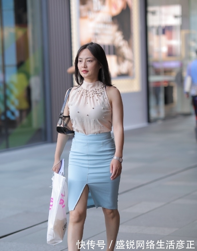 穿搭 清纯与气质穿搭,你更喜欢谁?