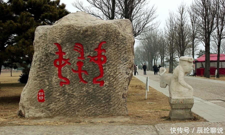 研究|妇好墓出土一个鸟爪形“暗器”,专家经过研究说:它应该是铜鐏