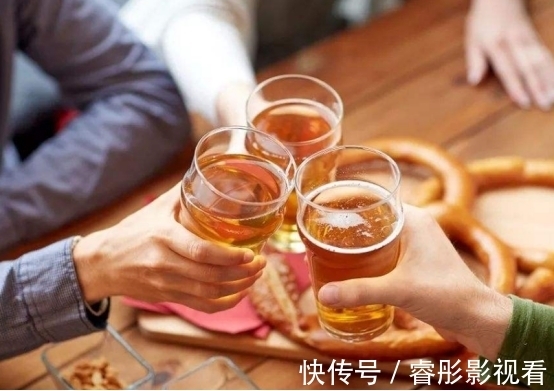 肝脏|吃一次等于8斤芹菜,肝科主任直言:若爱吃,慢慢养成“婴儿肝”