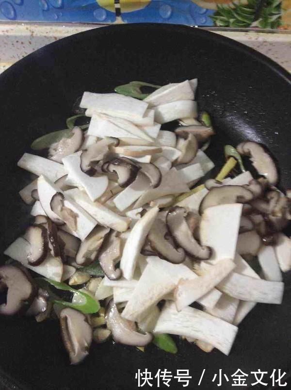 大肚腩|妈妈每周坚持吃“它”，现在50岁都没大肚腩，原来它真能刮油呀