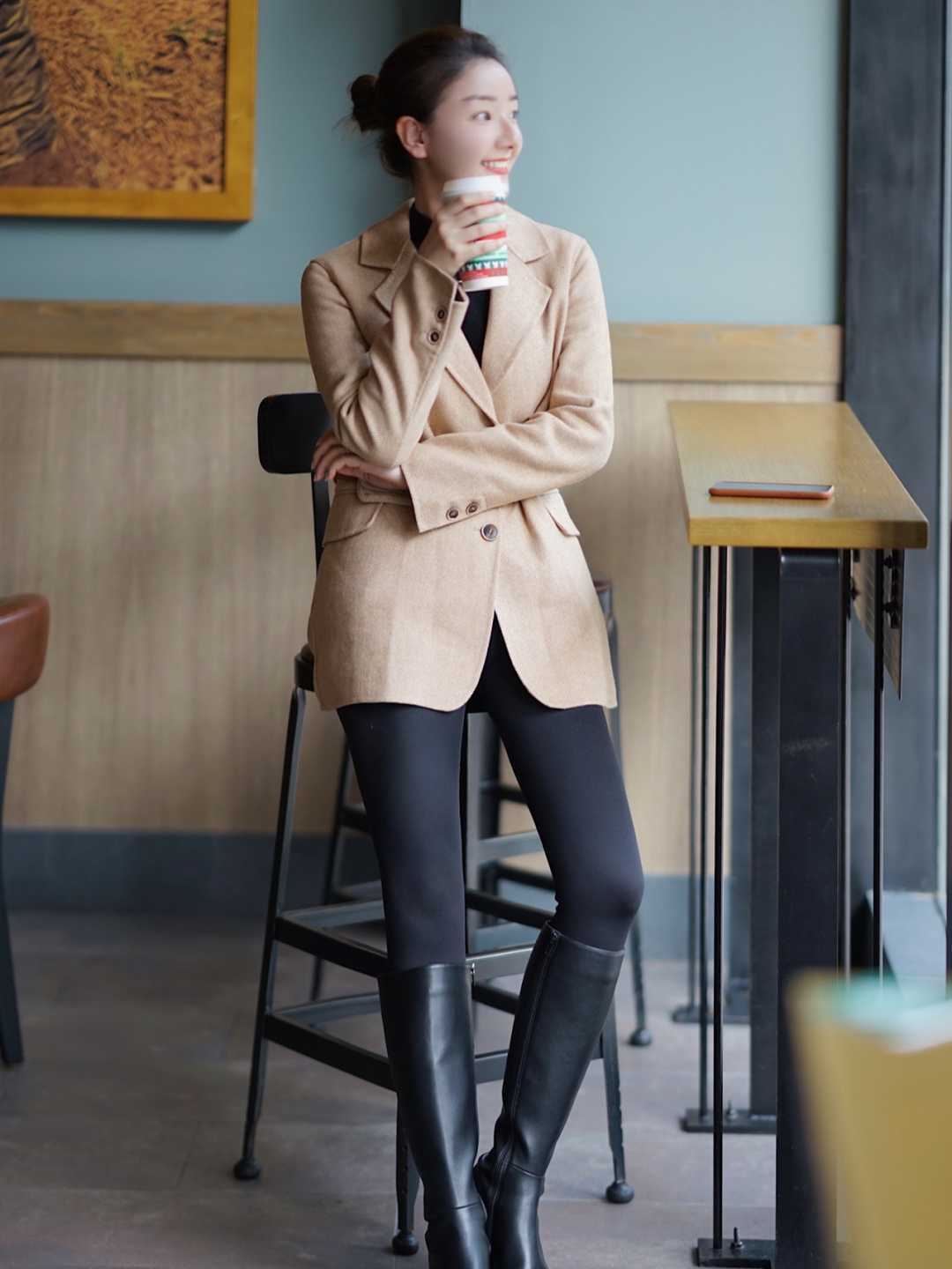 小姐姐|~小王~长款大衣太容易撞衫了怎么办?别怕,用短款毛呢代替它也可以很美