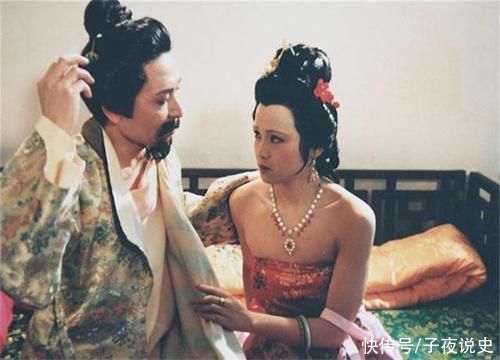 贾府|红楼梦:元春所谓的省亲，不过是临死前让她回来和家人道个别