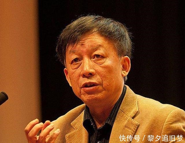 易中天如果要迁都的话，我建议武汉