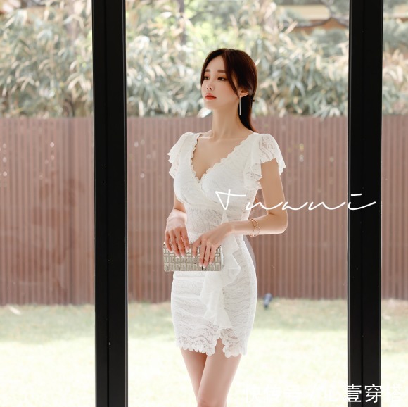 时尚|女神孙允珠时尚搭配:山茶栀子童话庭园花魅连衣裙