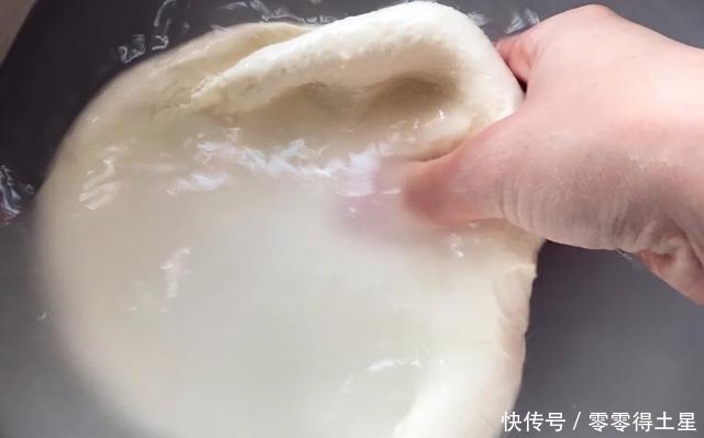 鸡鸭|天冷了,全家就馋它,来点面筋炖一锅,味道不比鸡鸭鱼汤差