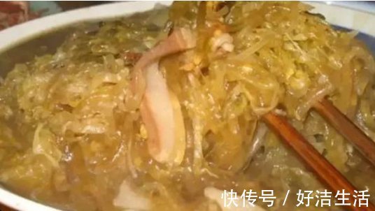 男友|去男友东北老家，男友妈妈做这些菜招待，我妈吃不下但我却吃得欢