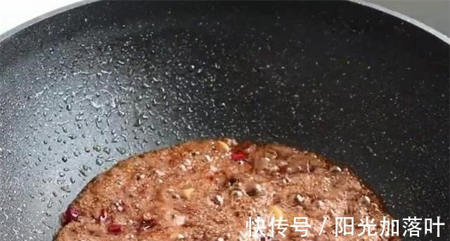 5毛钱1斤的茄子,这样做特别开胃下饭,比红烧茄子还好吃!