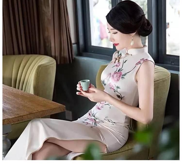 旗袍 旗袍是我们的国之经典,诠释东方女性之美,也是我内心不了的情结