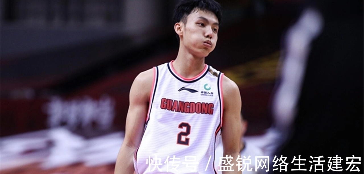 后衛(wèi)|男籃徐杰收獲愛情，女朋友比自己還高，會(huì)像劉曉宇重蹈覆轍嗎？