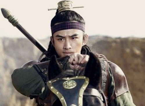  五虎将|梁山最“无耻”之徒，位列马军五虎将，为夺美人杀岳父全家！