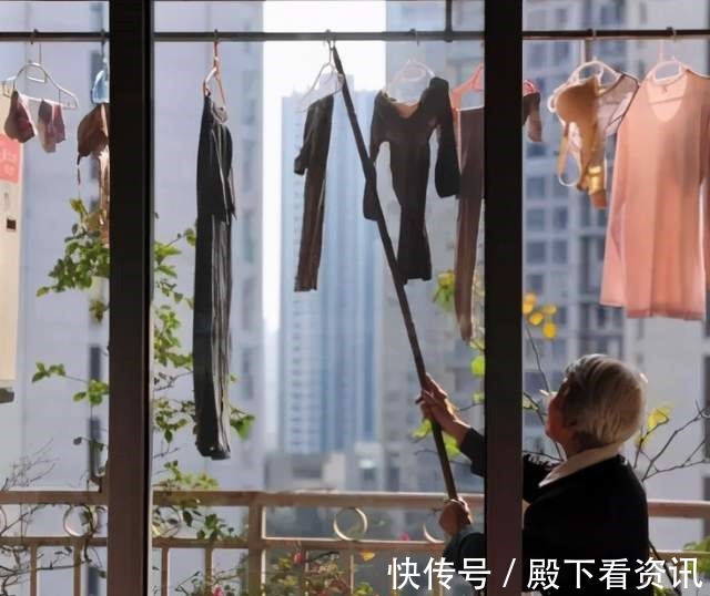 衣架|无意发现婆婆这样晒衣服，真不愧干过家政的，真方便！给你们晒晒