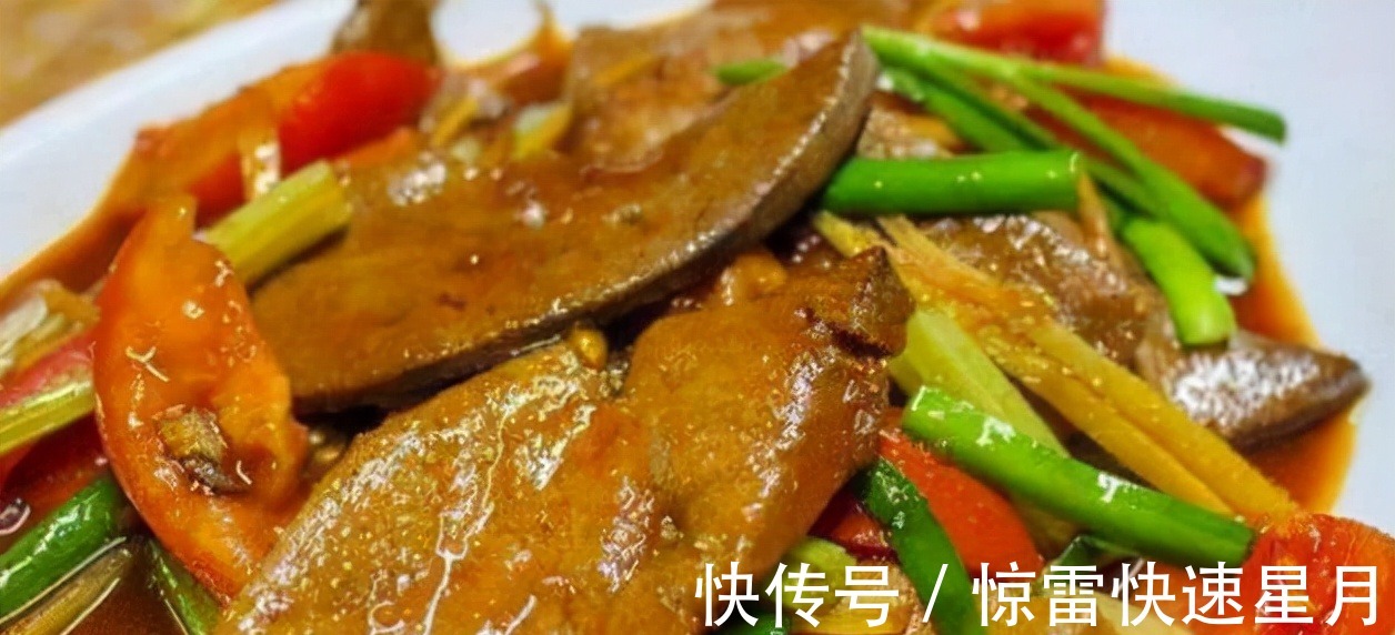 道道鲜香美味，香飘满屋的菜肴，下酒下饭，吃起来口感超级棒！