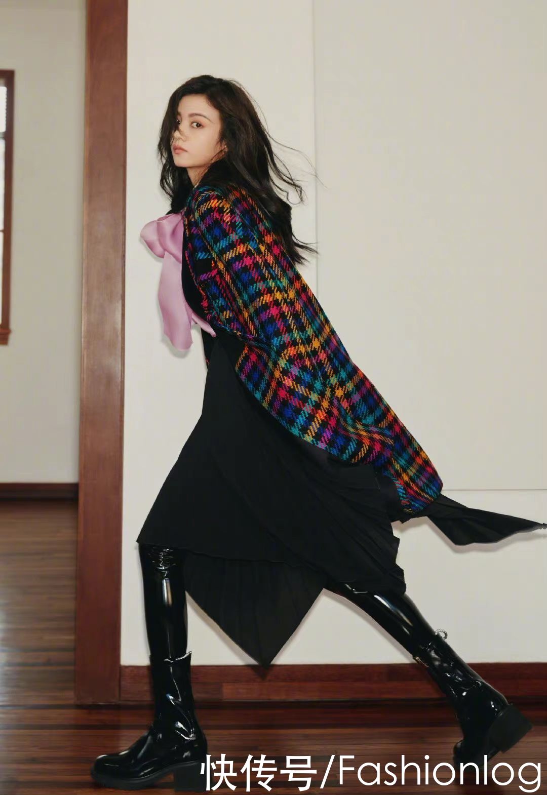 降温突袭，寒风中瑟瑟发抖？毛呢大衣穿起来，时尚又保暖