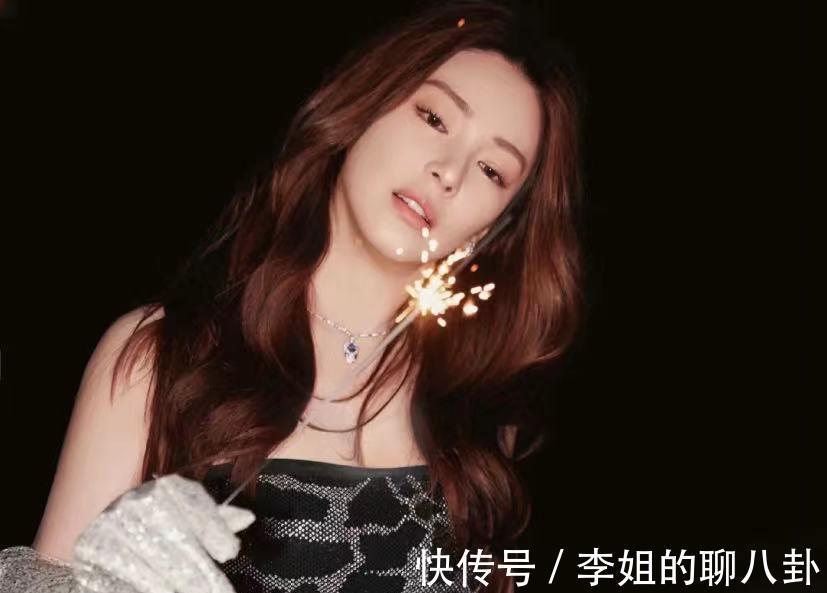 直发|普通女生脸上有3个特点,很适合微卷发,都不用去做发型了