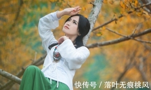 翠华@万千心事云头寄,一枚落叶可知秋;伤感秋词七首,清寒霜色伴梦柔