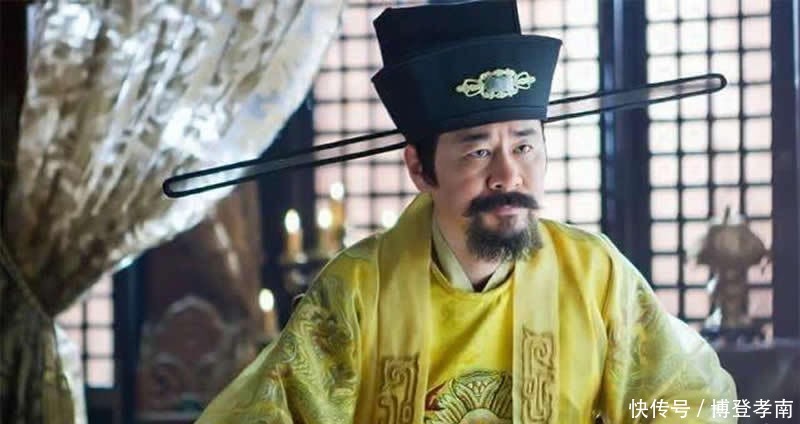 叛乱|北宋纸币之父张咏遭遇“黄袍加身”,张咏机智应对,捡回一条命