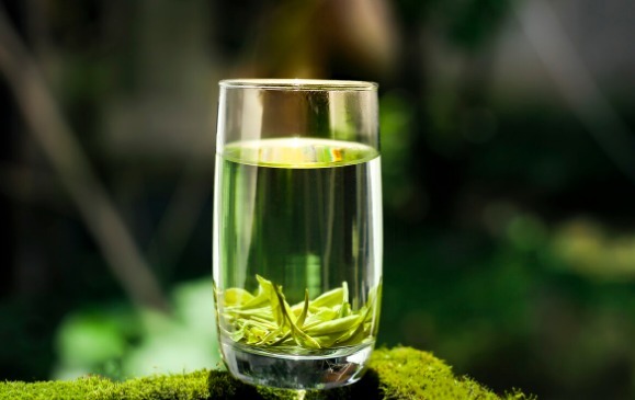 血压|得了高血压就要少喝水了解5个要点,助你健康饮水,稳控血压