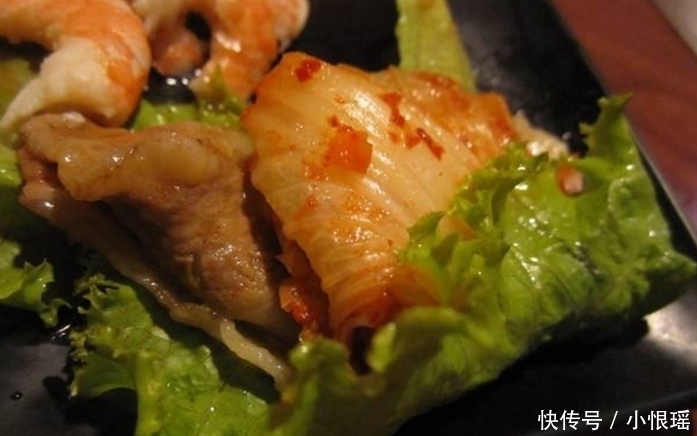 饭店里用来垫肉的生菜能吃吗饭店老板说出实情,原来一直做错了