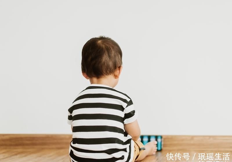 自闭儿|宝宝少表现情绪？不看爸妈、少分享，4点观察孩子是否有自闭倾向