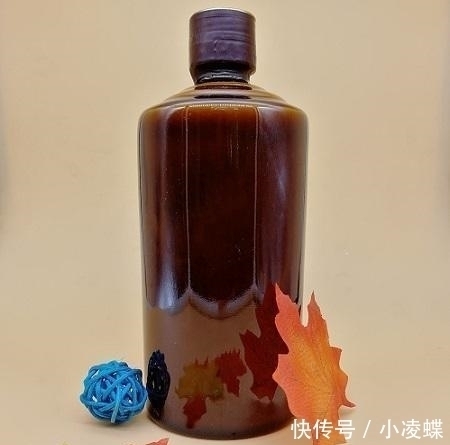 两颗珠子|喝了那么多年茅台,关于茅台酒酒瓶里面的玻璃珠你知道多少